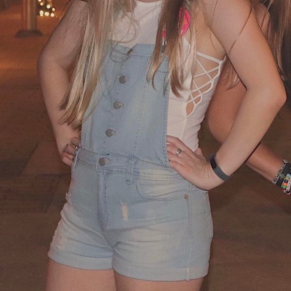 Francesca's Collections Pants - 👖FRANCESCA'S Denim Short Overalls!!